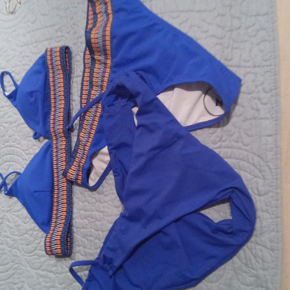 New Bathing suit New without tags Bikini extra large 3 pieces
